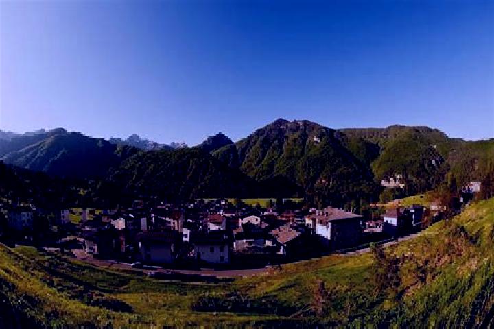 Escorts Forni di Sotto, Italy — Local Companions
