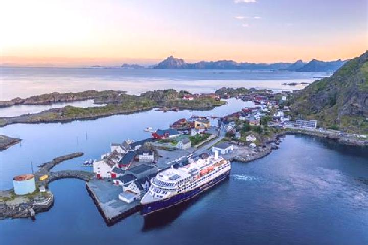 Escorts Fosnavag, Norway — Local Companions