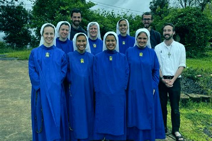 Escorts Foucarmont, France — Local Companions