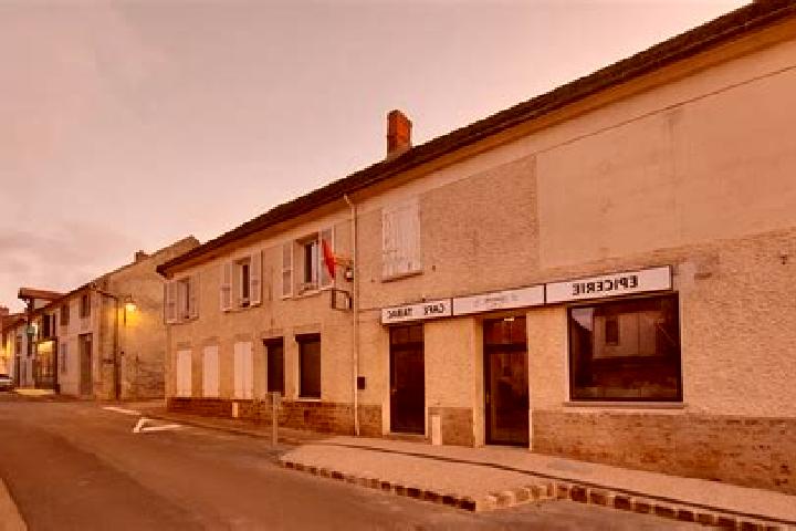 Escorts Fouju, France — Local Companions