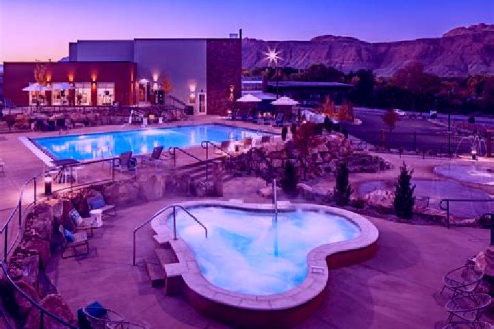 Escorts Franklin Springs, United States — Local Companions