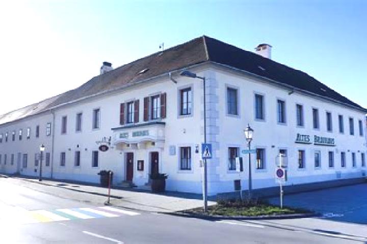 Escorts Frauenkirchen, Austria — Local Companions
