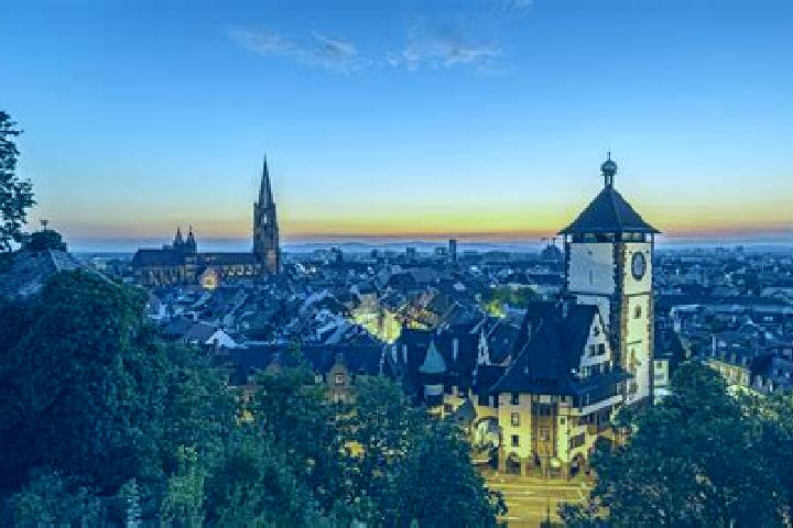 Escorts Freiburg (Elbe) Flecken, Germany — Local Companions