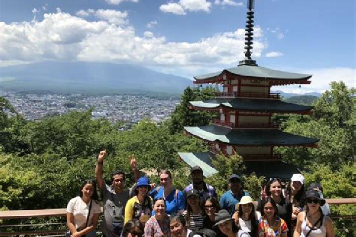 Escorts Fuji-yoshida, Japan — Local Companions