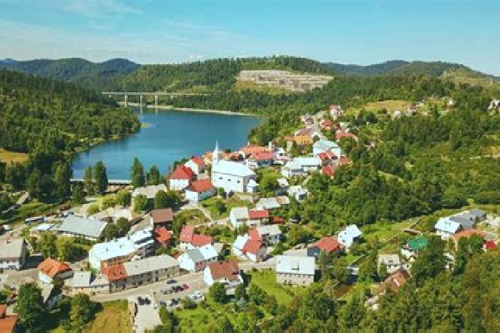 Escorts Fuzine, Croatia — Local Companions
