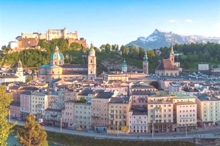 Escorts Gaal, Austria — Local Companions