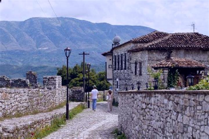 Escorts Gajde, Albania — Local Companions