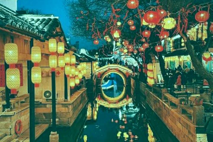 Escorts Gangxia, China — Local Companions