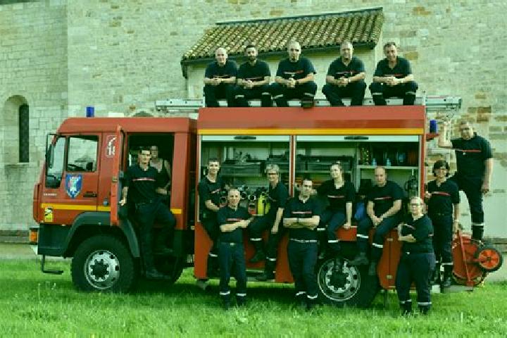 Escorts Garnerans, France — Local Companions