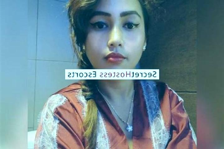 Escorts Gegernoong, Indonesia — Local Companions