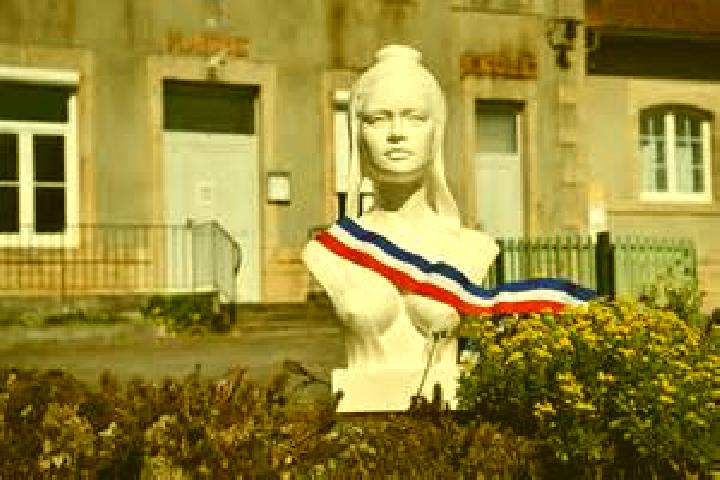Escorts Genay, France — Local Companions