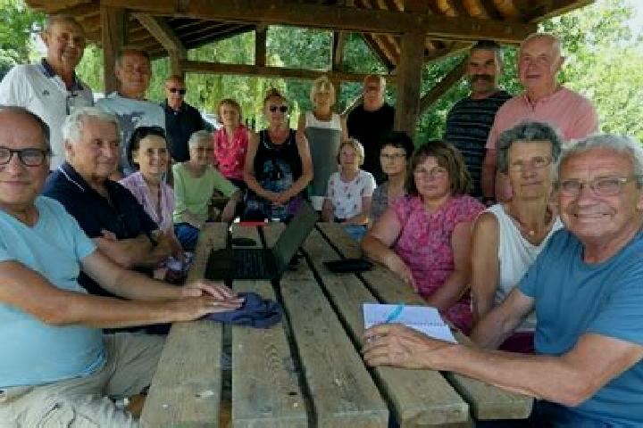 Escorts Gennes-sur-Seiche, France — Local Companions