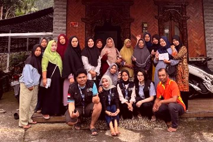Escorts Genting Wetan Krajan, Indonesia — Local Companions