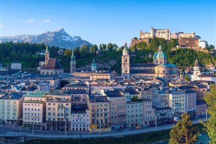 Escorts Georgenberg, Austria — Local Companions
