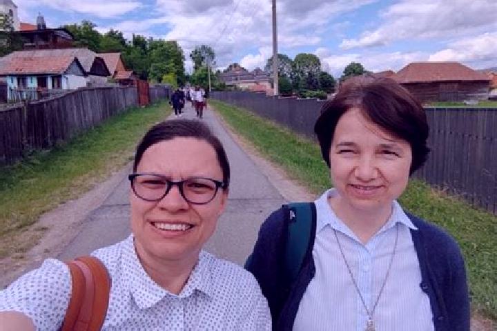 Escorts Ghirbom, Romania — Local Companions