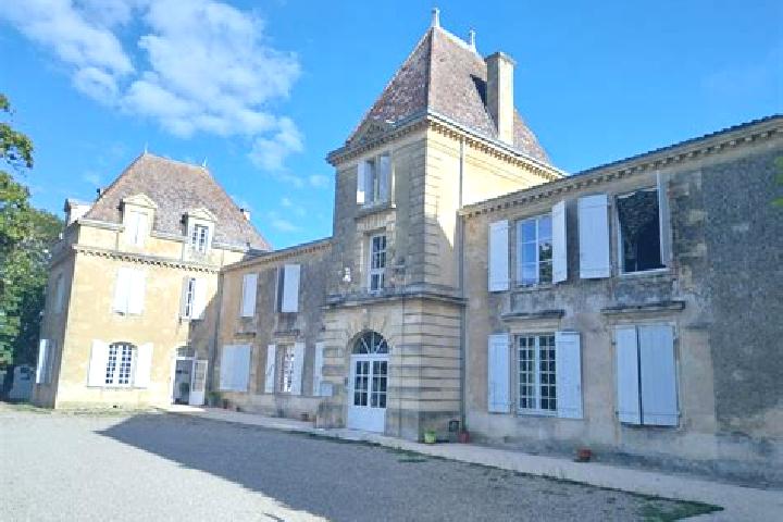 Escorts Gironde-sur-Dropt, France — Local Companions