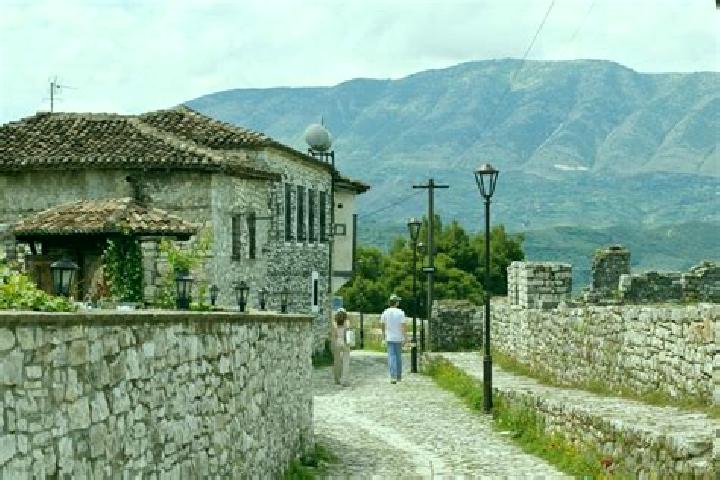 Escorts Gjocaj, Albania — Local Companions