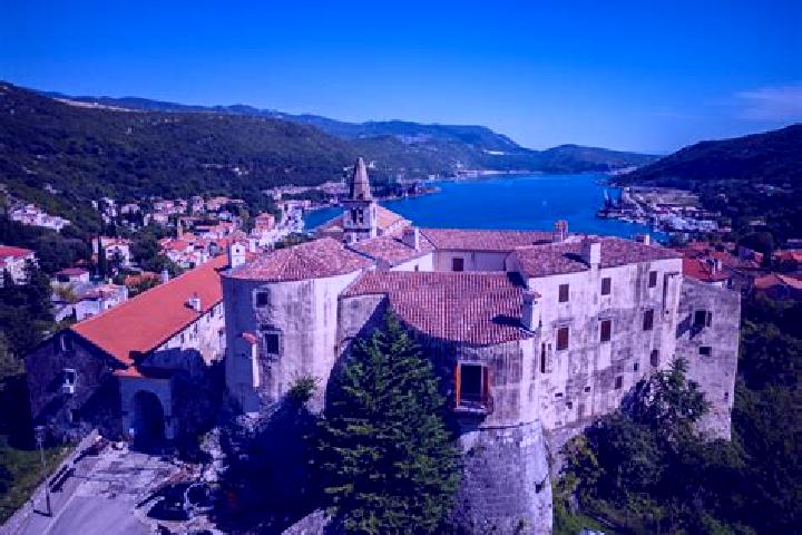 Escorts Glavina Donja, Croatia — Local Companions