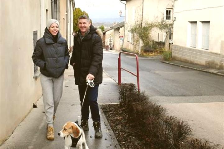 Escorts Goeulzin, France — Local Companions