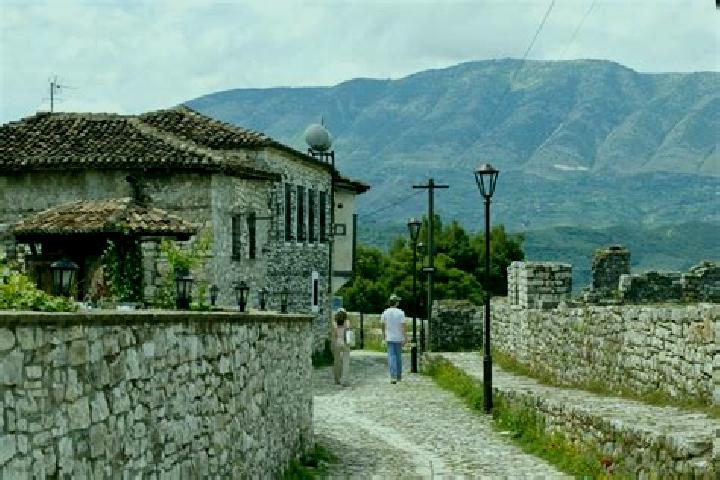 Escorts Goraj, Albania — Local Companions