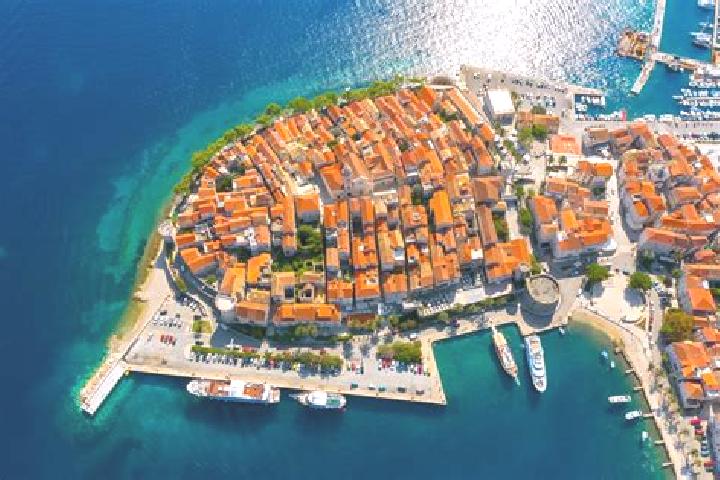 Escorts Gradac, Croatia — Local Companions