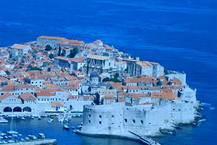 Escorts Gradici, Croatia — Local Companions