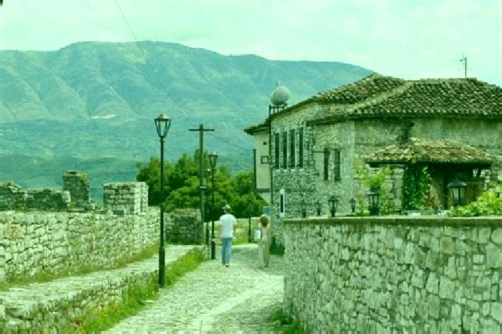 Escorts Gradishte, Albania — Local Companions