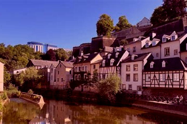 Escorts Greiveldange, Luxembourg — Local Companions