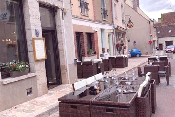 Escorts Griselles, France — Local Companions