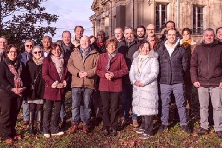 Escorts Groslay, France — Local Companions
