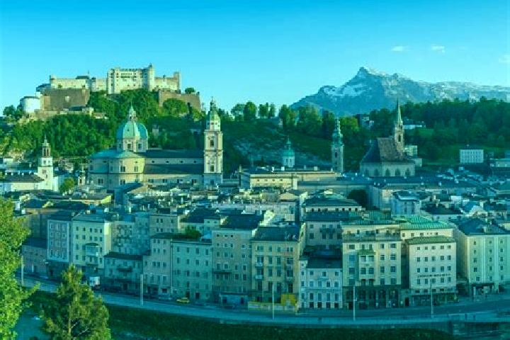 Escorts Grosssoeding, Austria — Local Companions