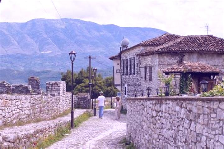 Escorts Gruemire, Albania — Local Companions
