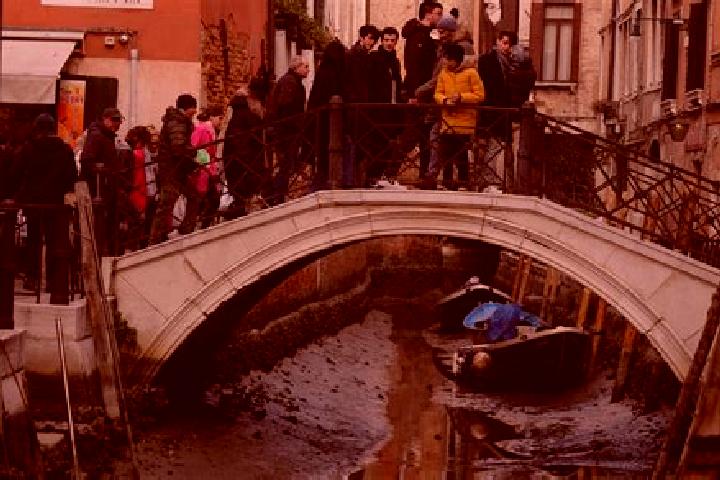 Escorts Grutti, Italy — Local Companions
