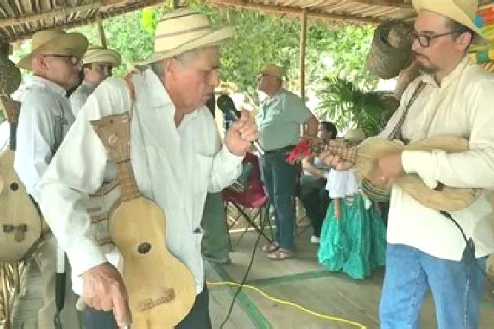 Escorts Guarare Arriba, Panama — Local Companions
