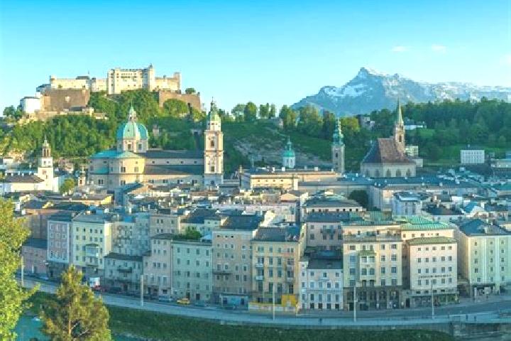 Escorts Guenselsdorf, Austria — Local Companions