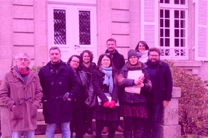 Escorts Guerlesquin, France — Local Companions