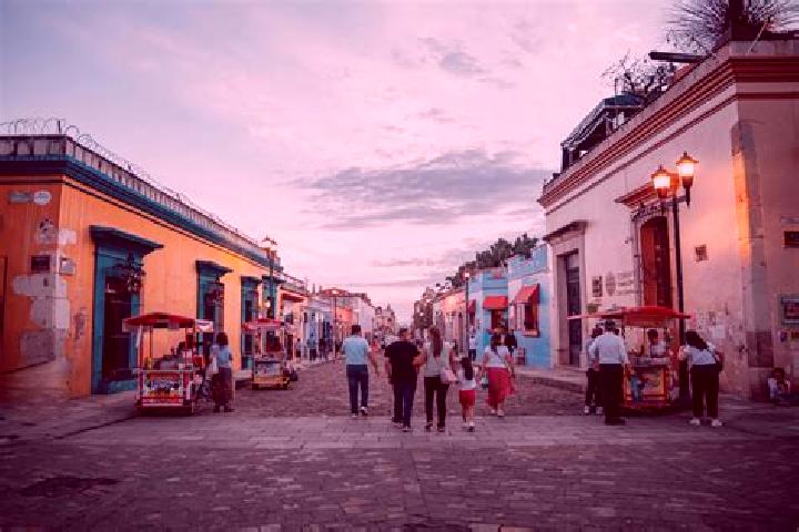 Escorts Gunyo Oriente, Mexico — Local Companions
