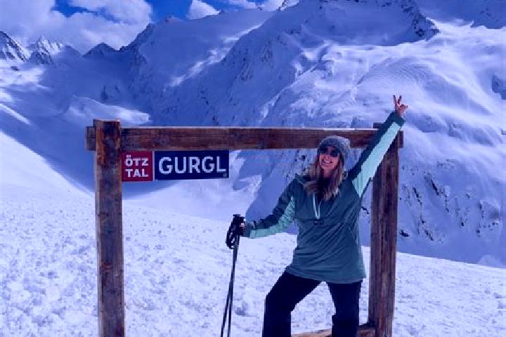 Escorts Gurgl, Austria — Local Companions