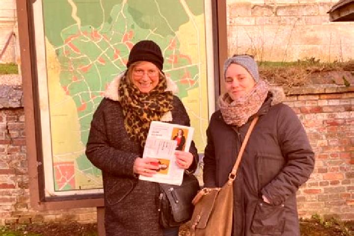 Escorts Hauville, France — Local Companions
