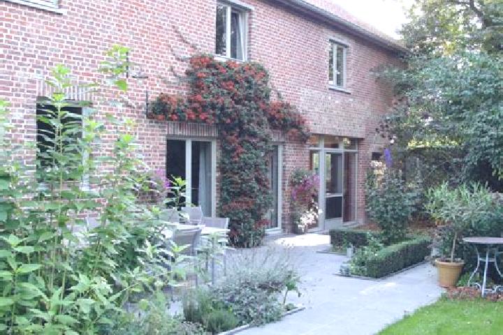 Escorts Herne, Belgium — Local Companions