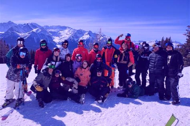 Escorts Hidden Valley, Canada — Local Companions