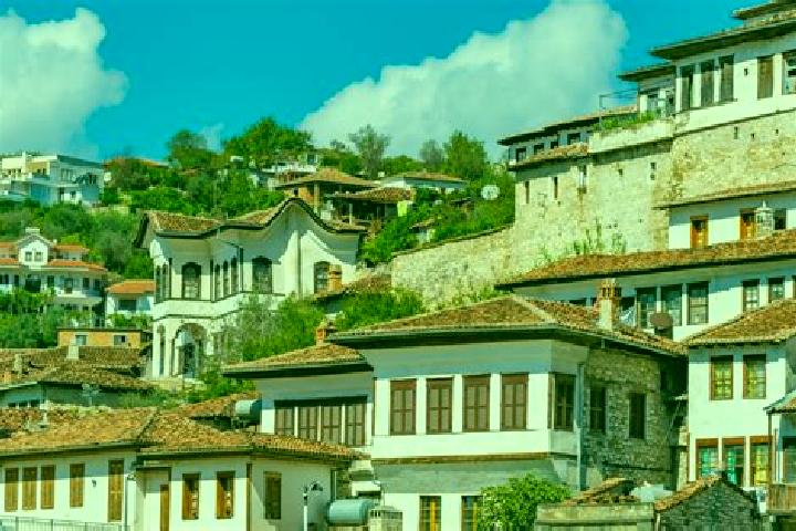 Escorts Hinge, Albania — Local Companions