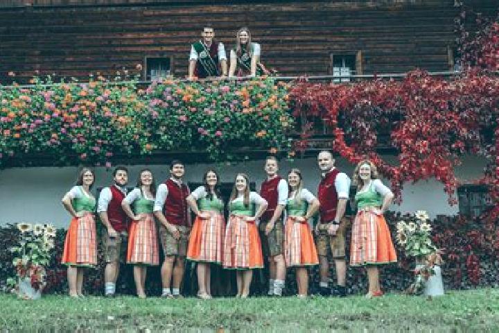 Escorts Hochburg-Ach, Austria — Local Companions