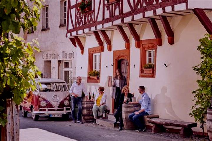 Escorts Hochstadt, Germany — Local Companions