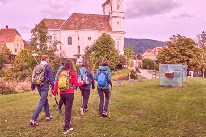 Escorts Hofstaetten an der Raab, Austria — Local Companions