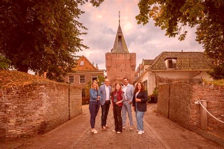 Escorts Hoge Enk, Netherlands — Local Companions