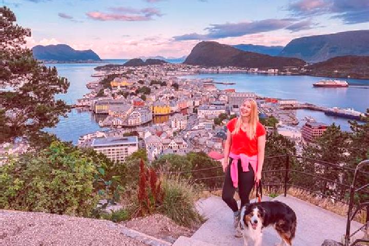 Escorts Hol, Norway — Local Companions