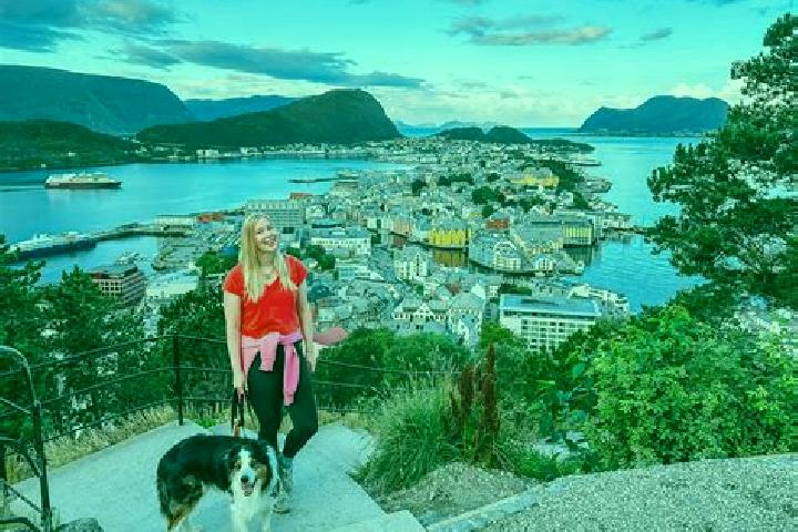 Escorts Holme, Norway — Local Companions