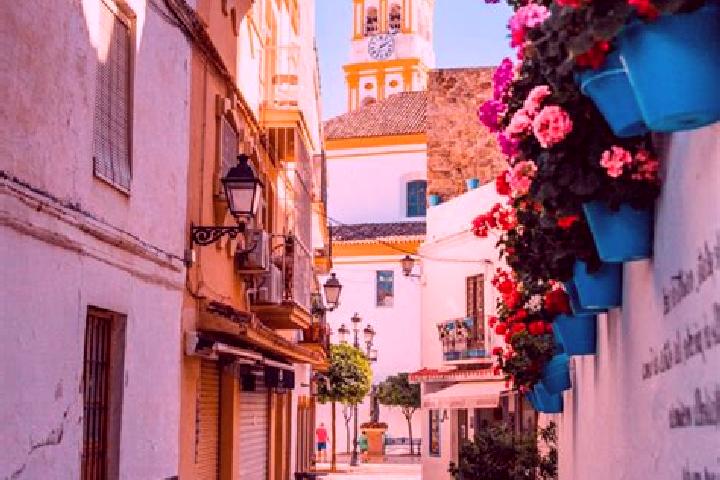 Escorts Hornachuelos, Spain — Local Companions
