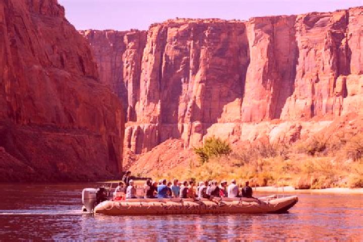 Escorts Horseshoe Bend, United States — Local Companions